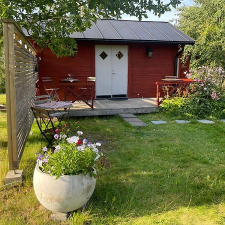Soedra Kaerr 4 Guest House Granna Exterior photo