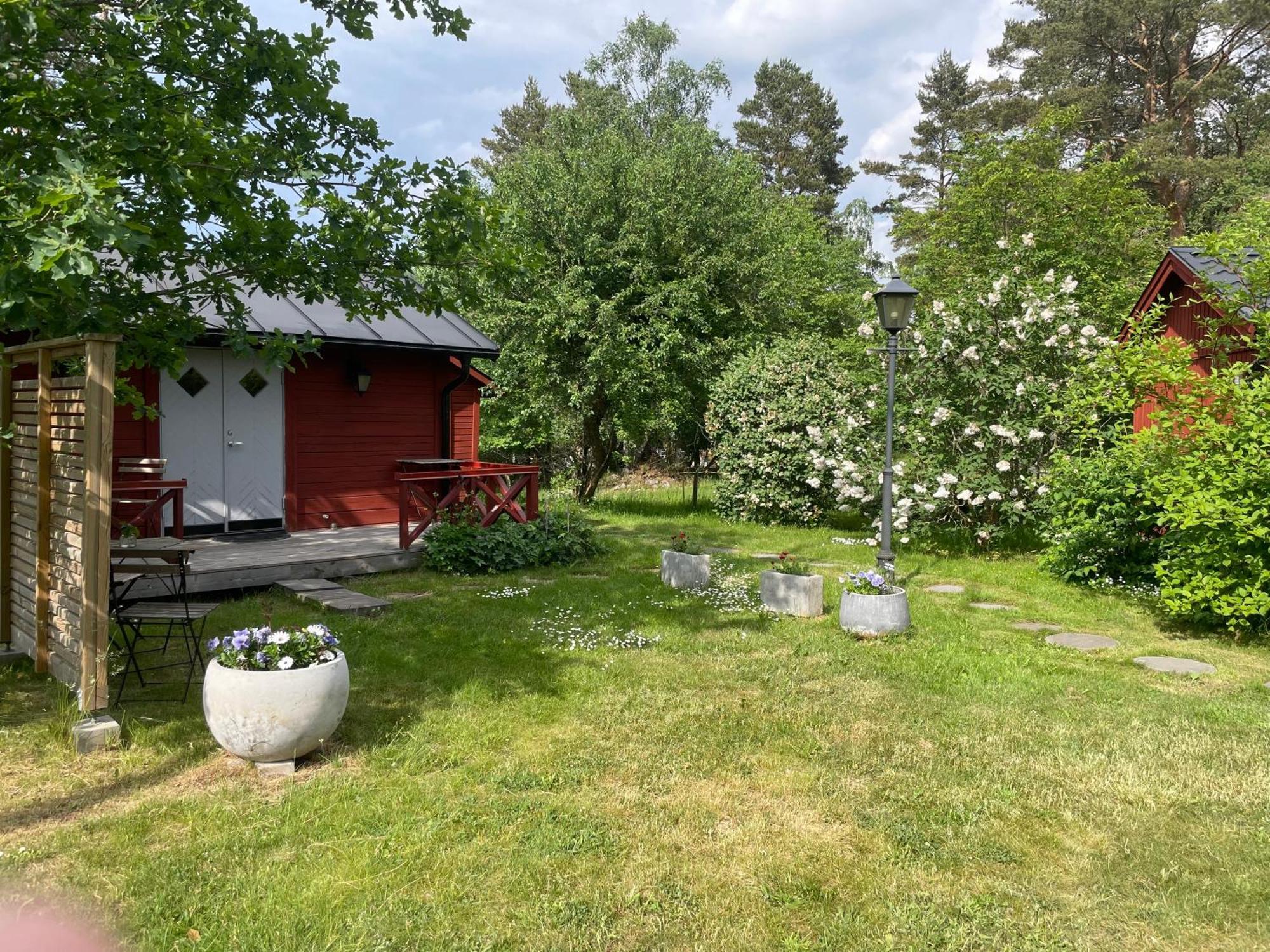 Soedra Kaerr 4 Guest House Granna Exterior photo