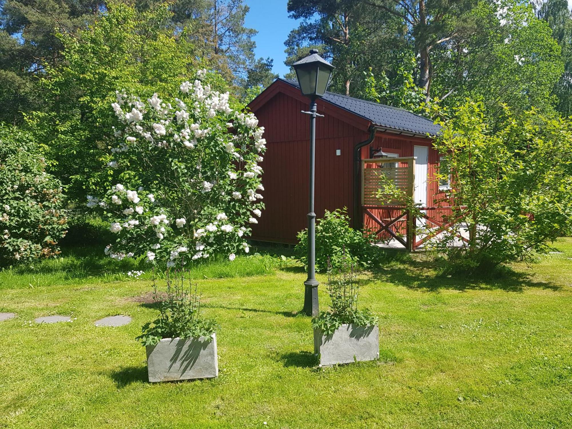 Soedra Kaerr 4 Guest House Granna Exterior photo