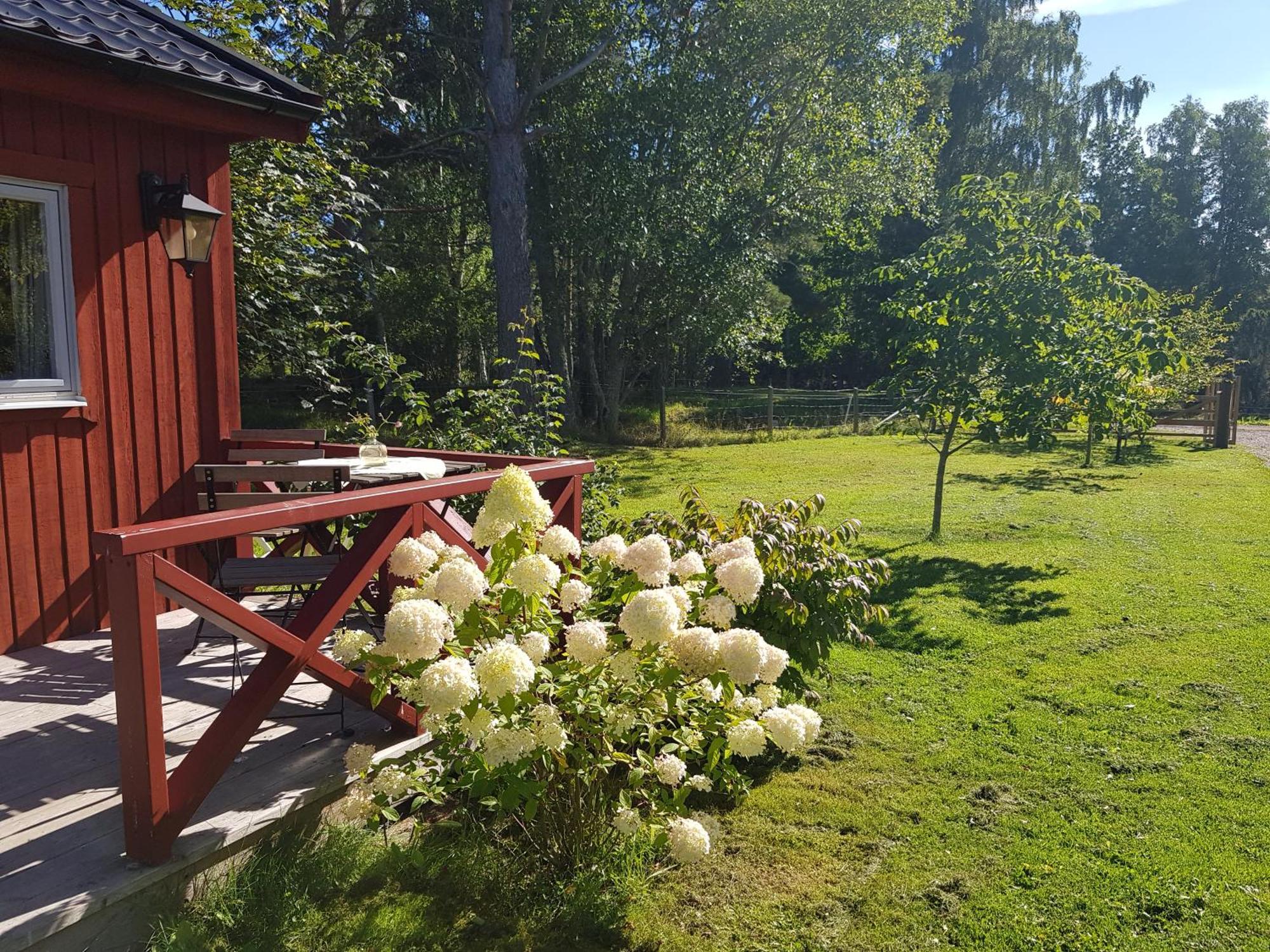 Soedra Kaerr 4 Guest House Granna Exterior photo