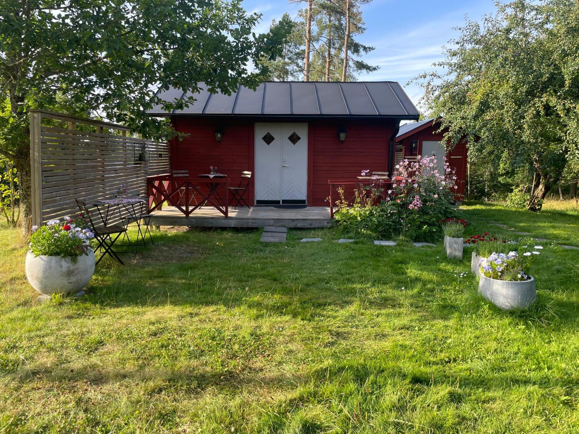 Soedra Kaerr 4 Guest House Granna Exterior photo
