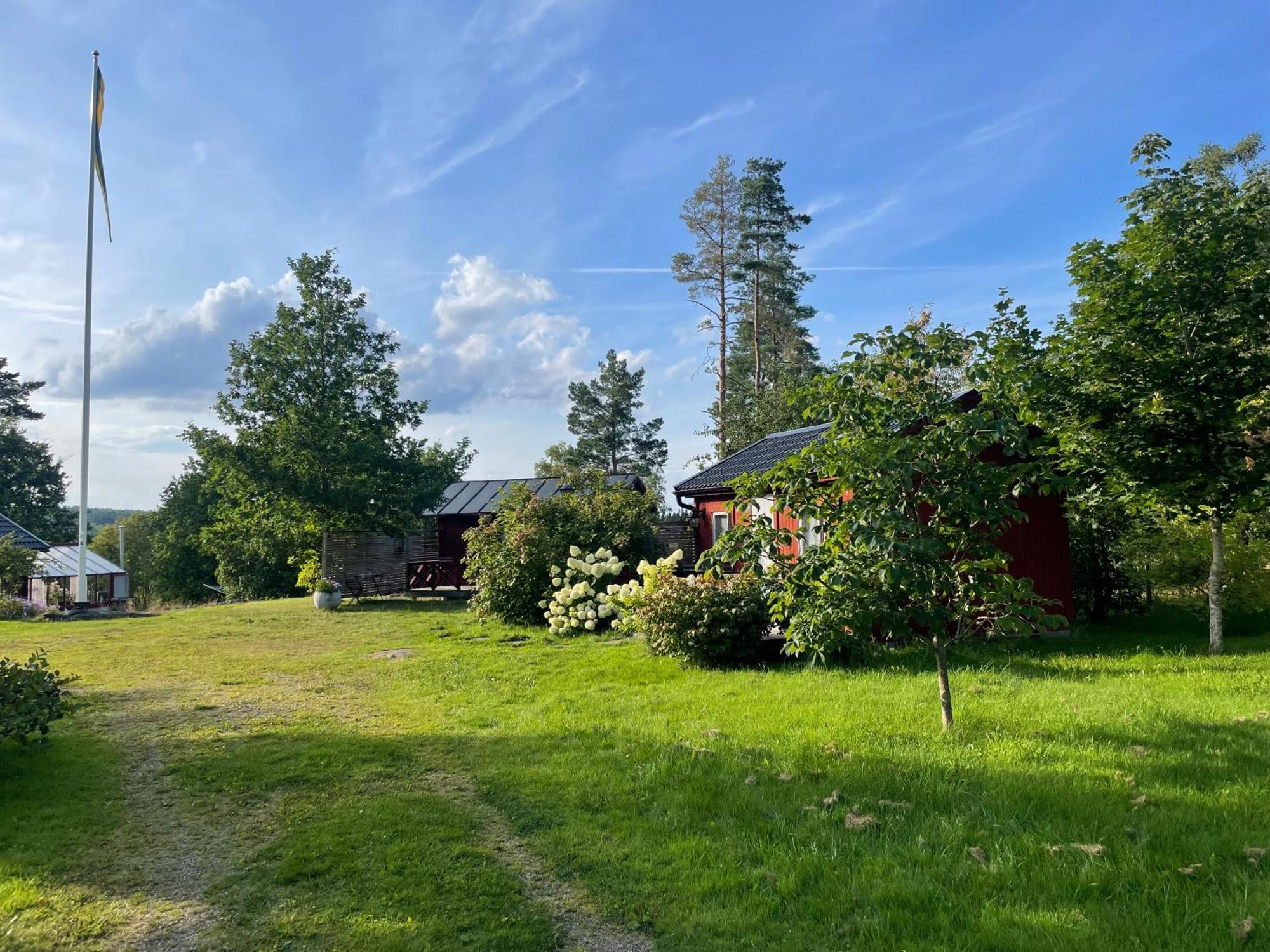 Soedra Kaerr 4 Guest House Granna Exterior photo